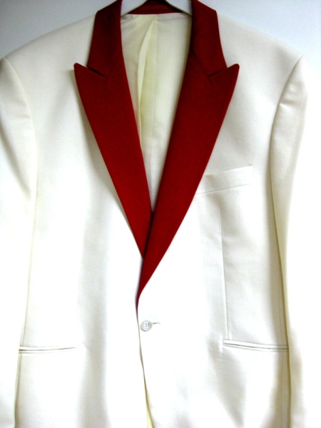 Weiße Elferratsjacke mit rotem Kragen Größe 54 Sonderangebot